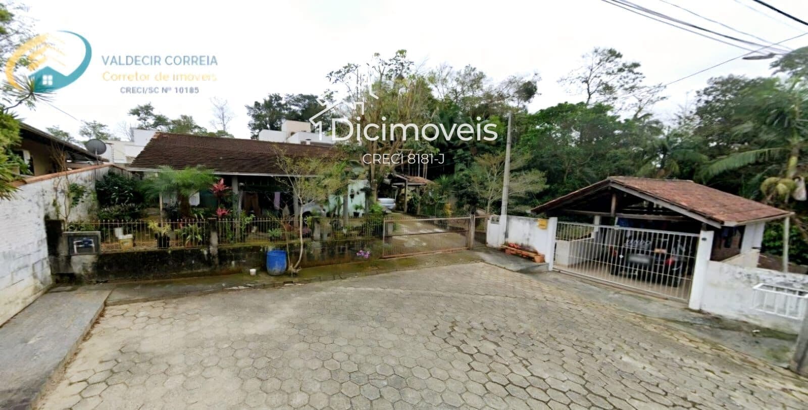 Duas Casas + Terreno 603m² Bairro Velha em Blumenau/SC