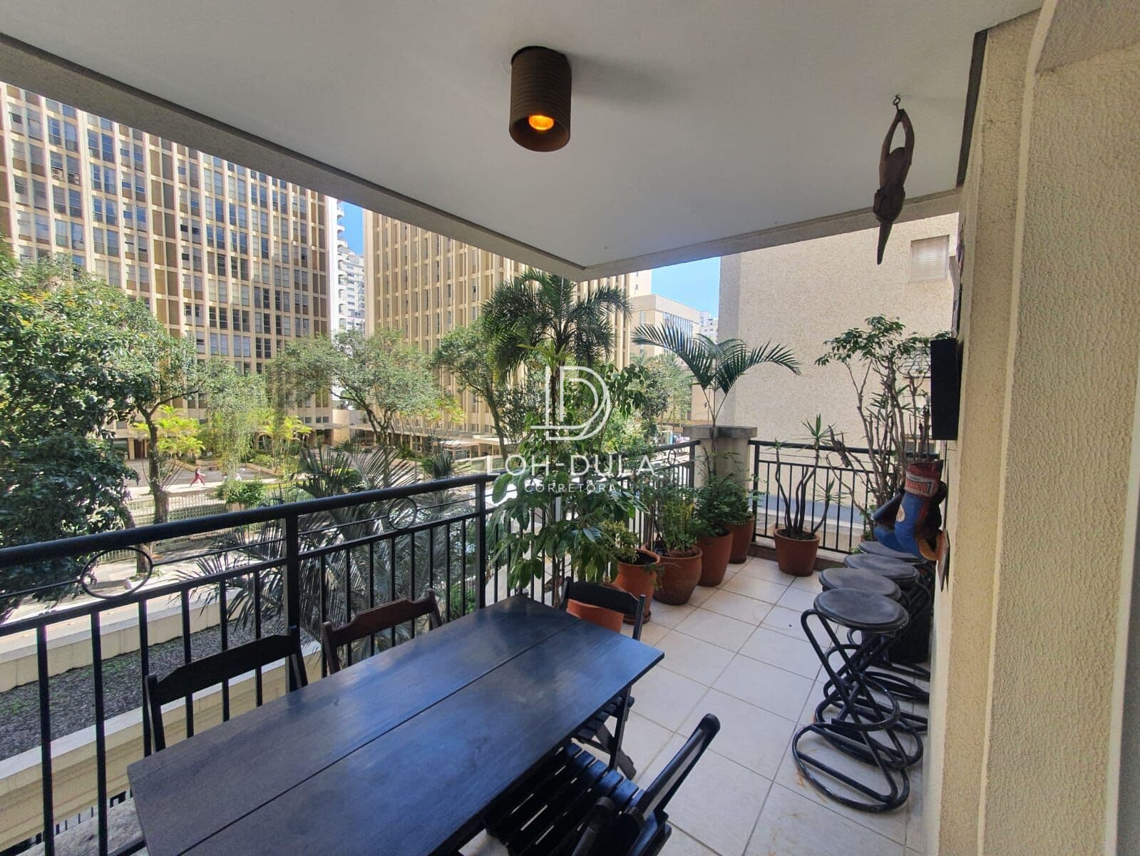 Apartamento à venda 3 quartos e 3 vagas com 220m² no Bairro Higienópolis em SP