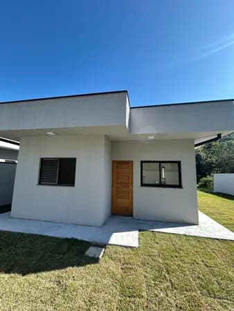 Casa em Guararema - Centro