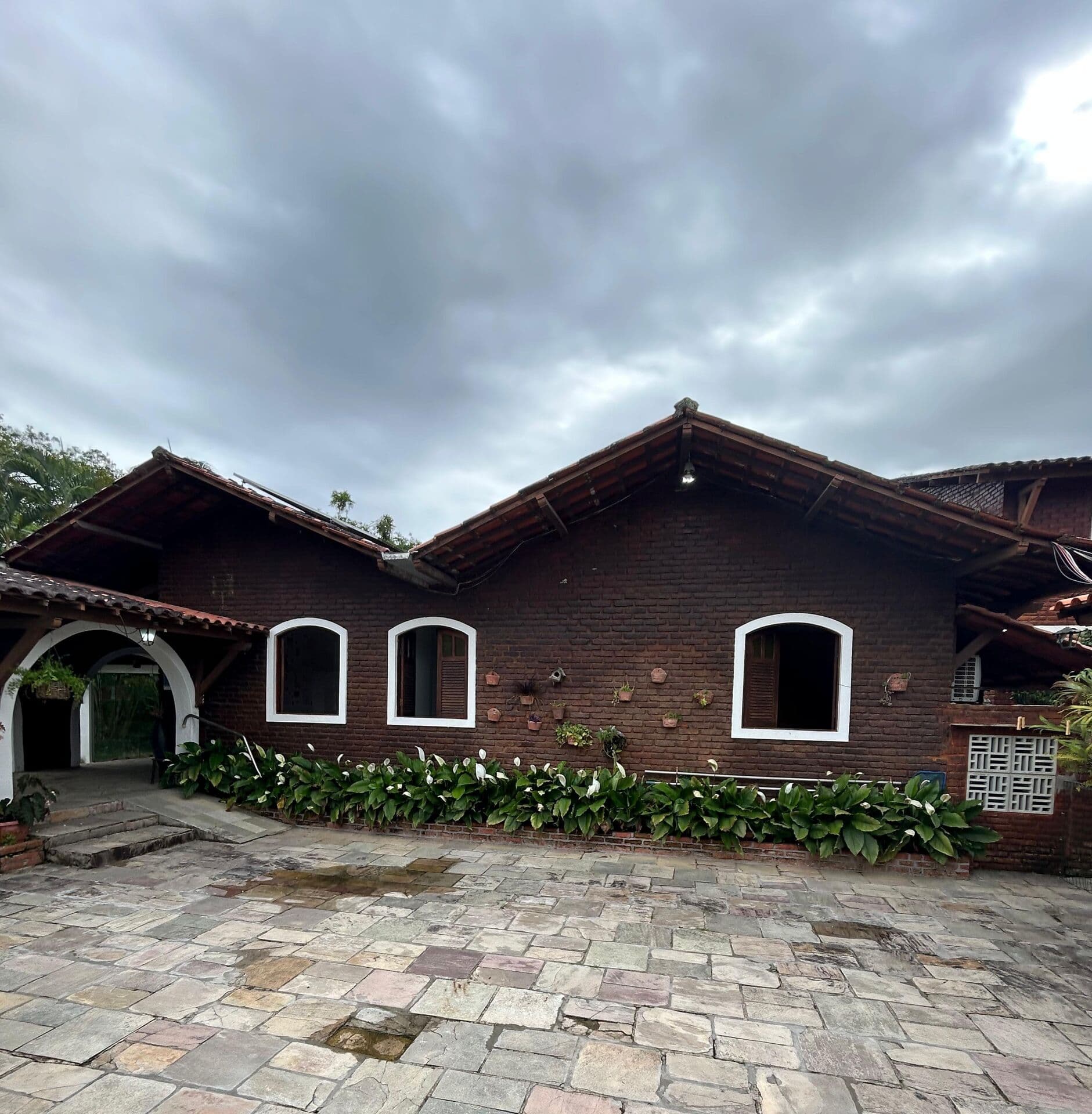🏡 CASA EXCLUSIVA À VENDA OU LOCAÇÃO | PRÓXIMA À ESTRADA DE ALDEIA