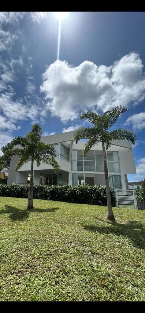 Vendo linda casa em maravilhoso condomínio em Aldeia