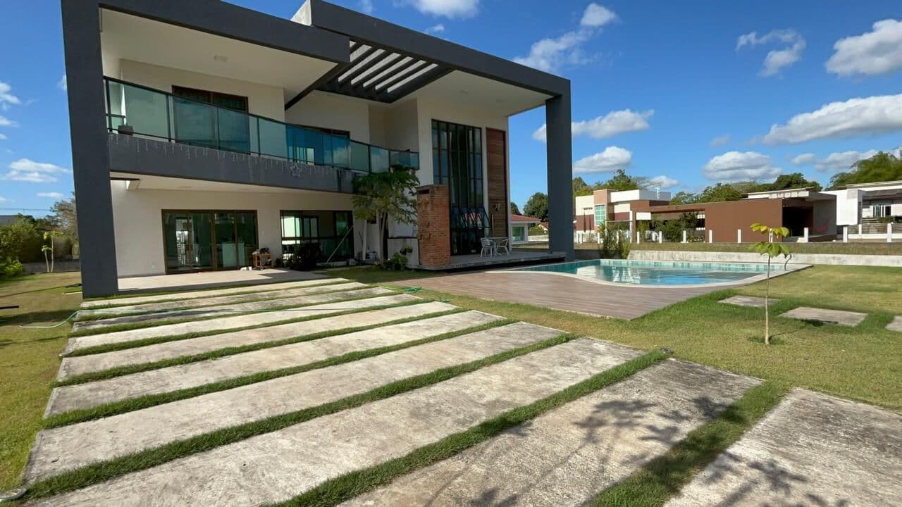 Casa Alto Padrão em condomínio em Aldeia