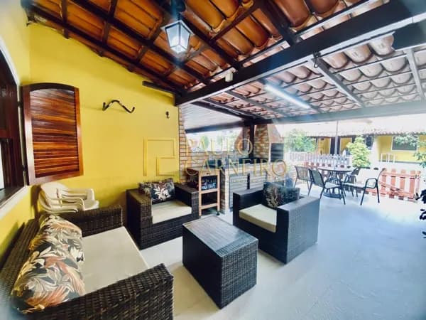 Casa linda e prontinha pra morar!
