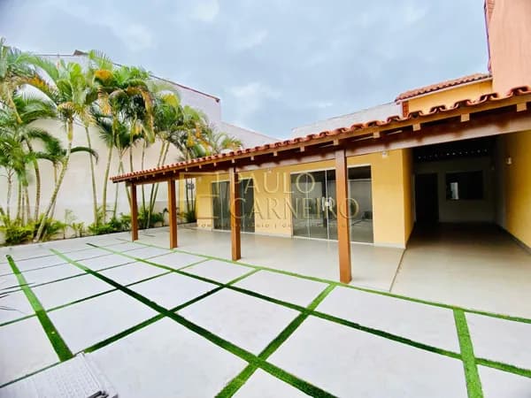 🏡✨ Linda casa linear independente!