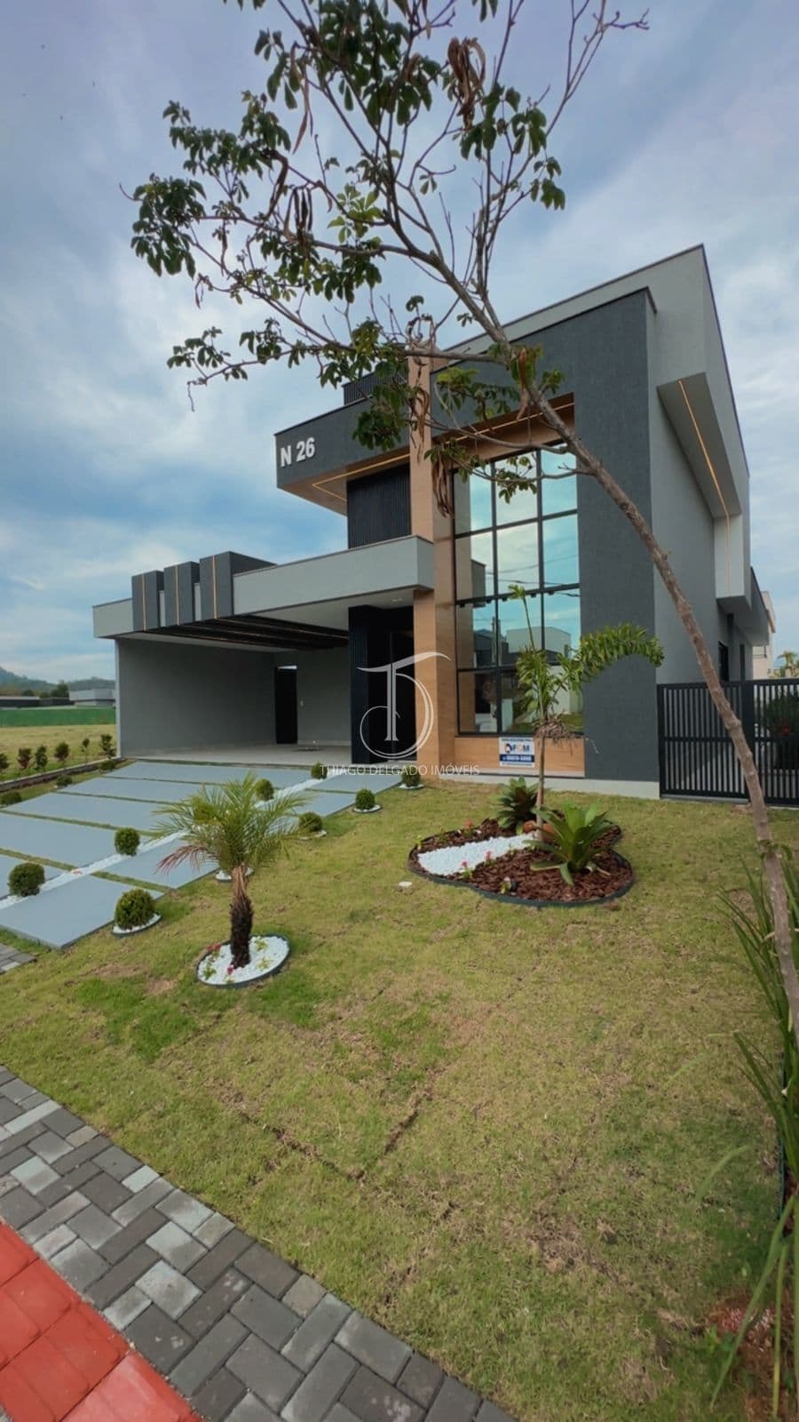 Casa Alpha 01 - Alto padrão com arquitetura moderno!