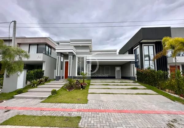 Residência de Alto Padrão em Condomínio Fechado – 197m² | Terreno 360m²