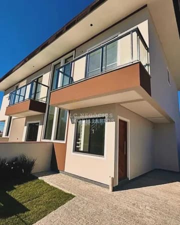Sobrado à venda no bairro Bela Vista em Palhoça/SC