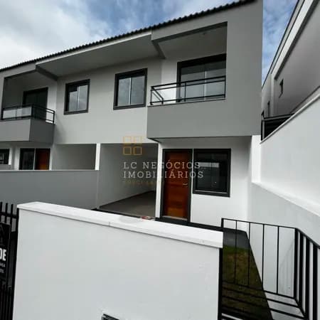 Sobrado em São José - Forquilhas