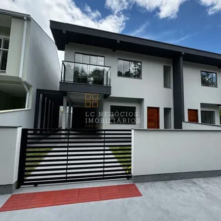 Sobrado em São José - Forquilhas
