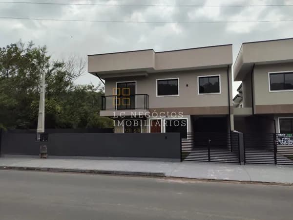Sobrado em São José - Potecas