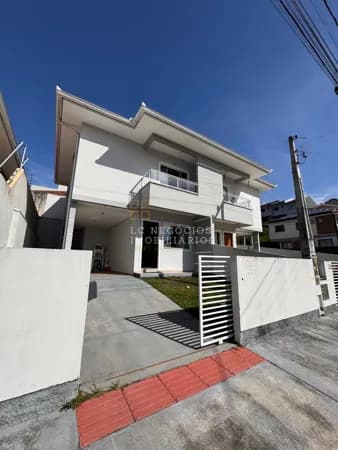 Sobrado em São José - Potecas