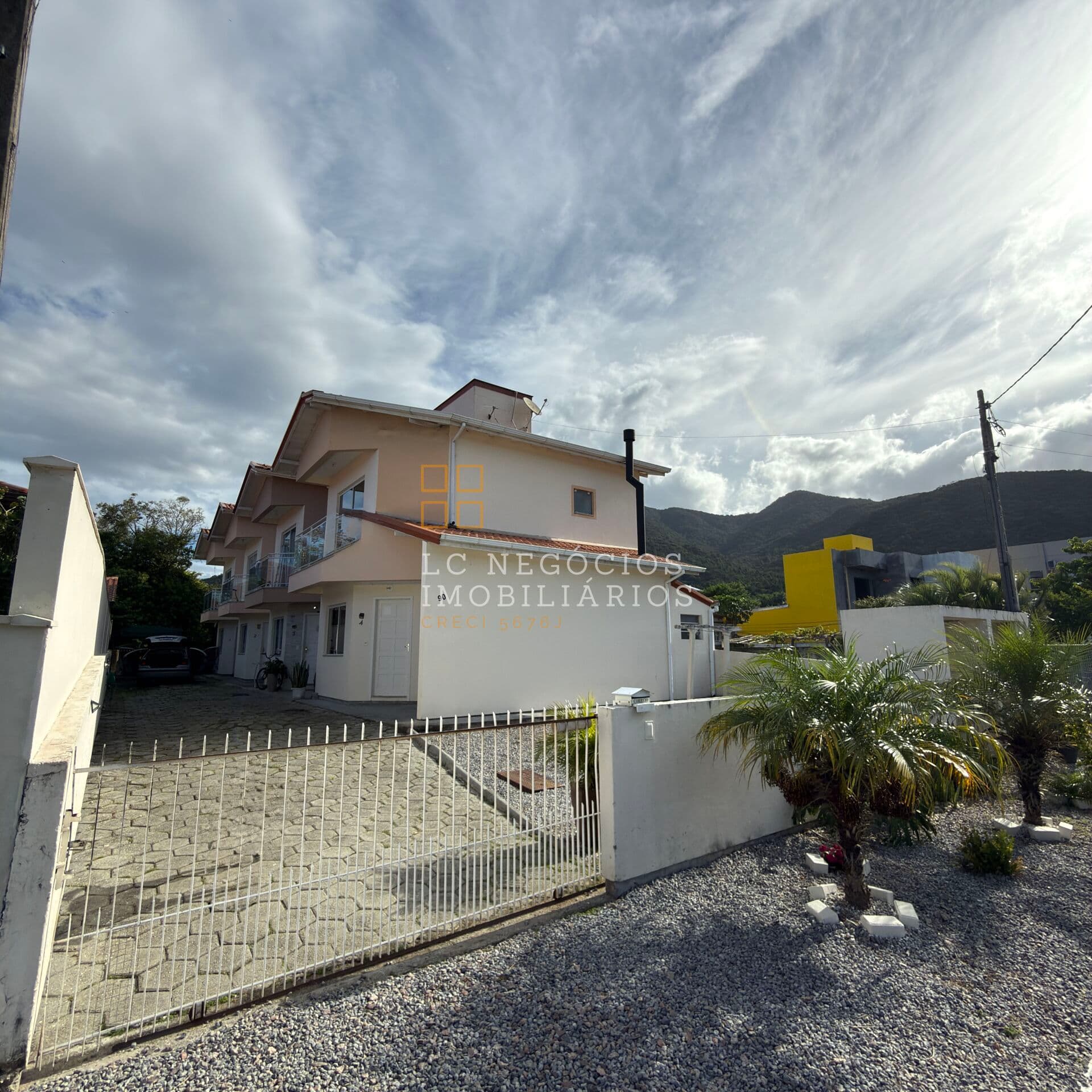 Sobrado em Palhoça - Enseada do Brito (Ens Brito)