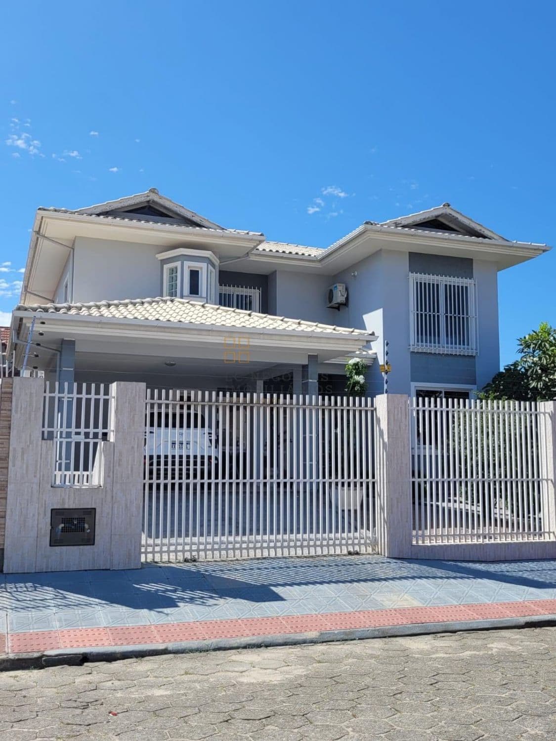 Casa à venda no bairro Centro em Palhoça/SC