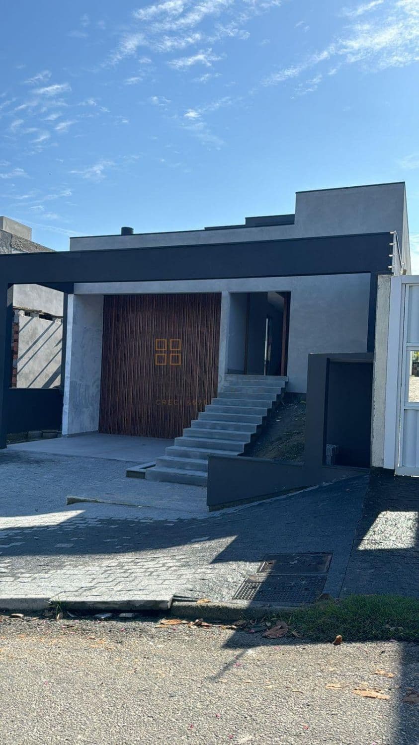 Casa à venda no bairro Pedra Branca em Palhoça/SC
