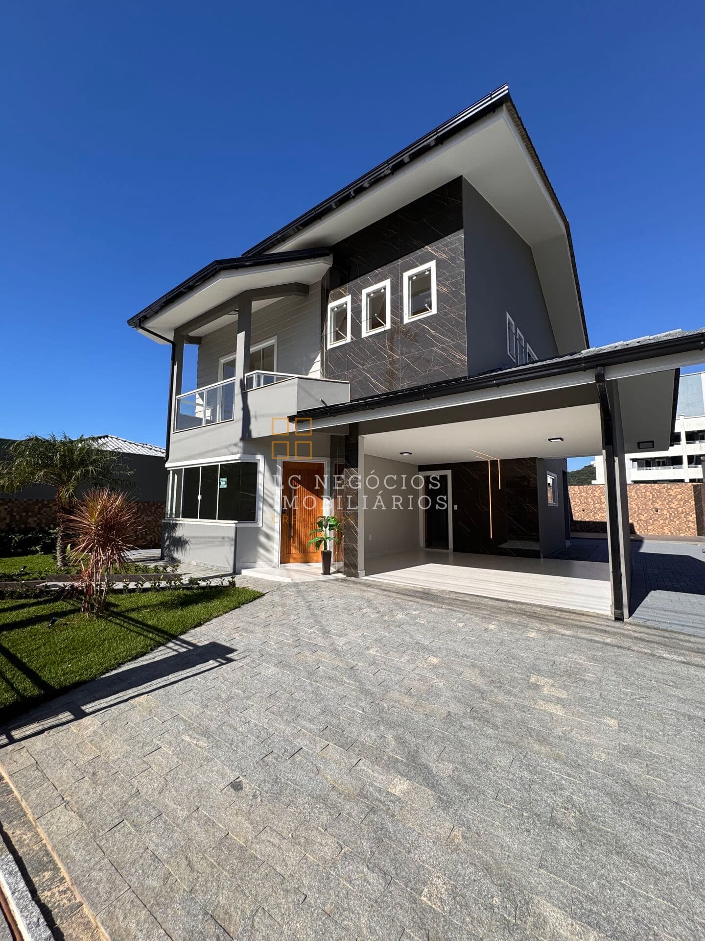 Casa em Palhoça - São Sebastião