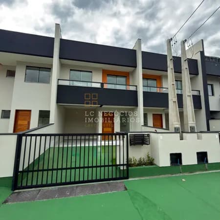 Sobrado em São José - Forquilhas