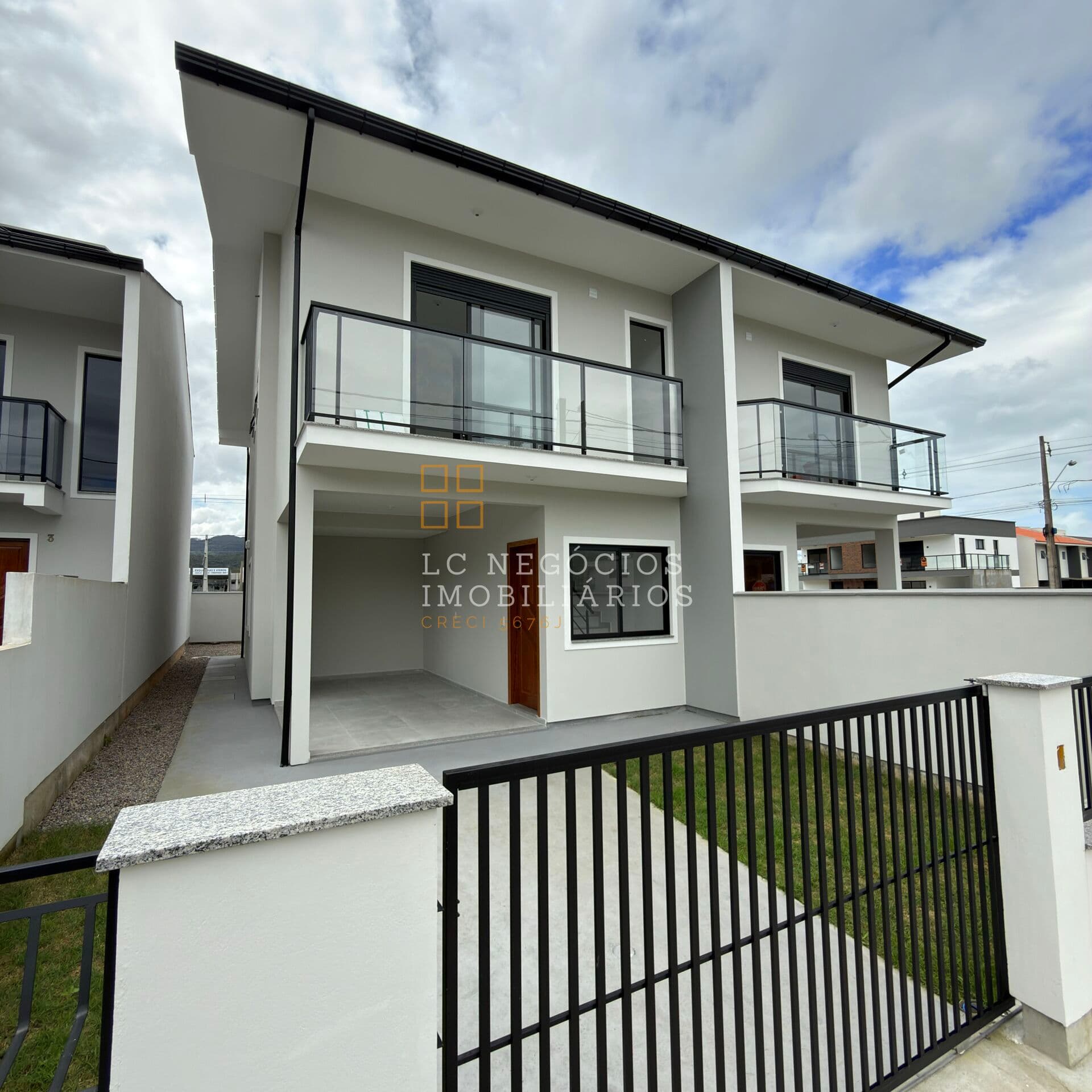 Sobrado em São José - Forquilhas