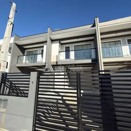 Sobrado em São José - Potecas