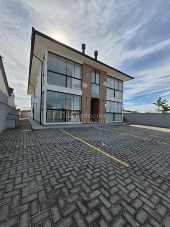 Apartamento em Palhoça - Praia do Meio (Ens Brito)