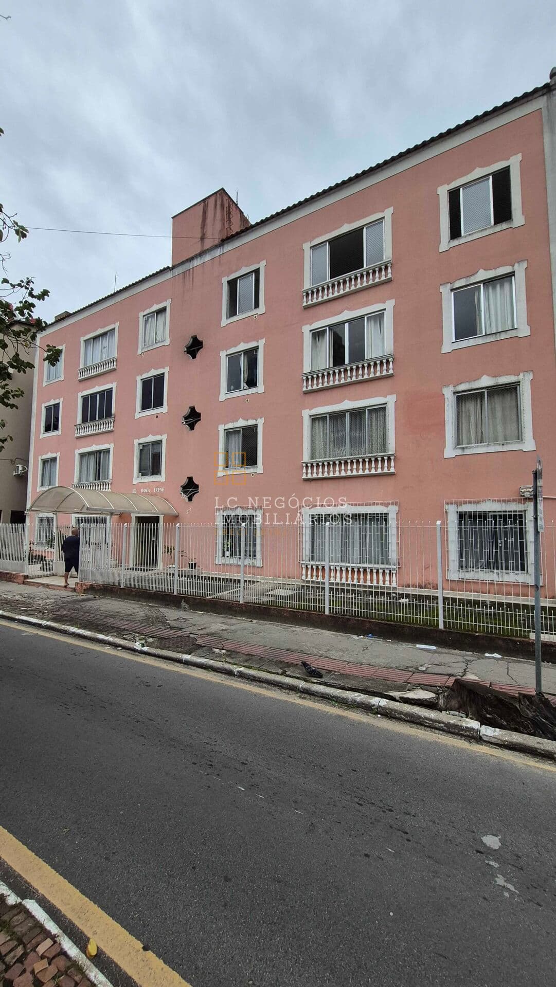 Apartamento em São José - Kobrasol