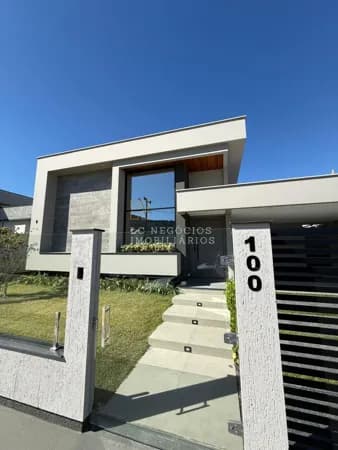 Casa em Palhoça - São Sebastião