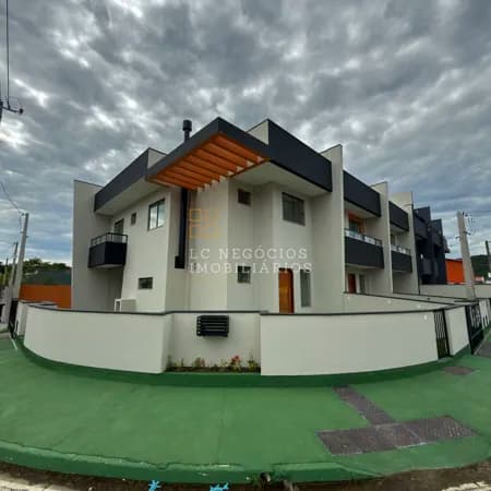 Sobrado em São José - Forquilhas