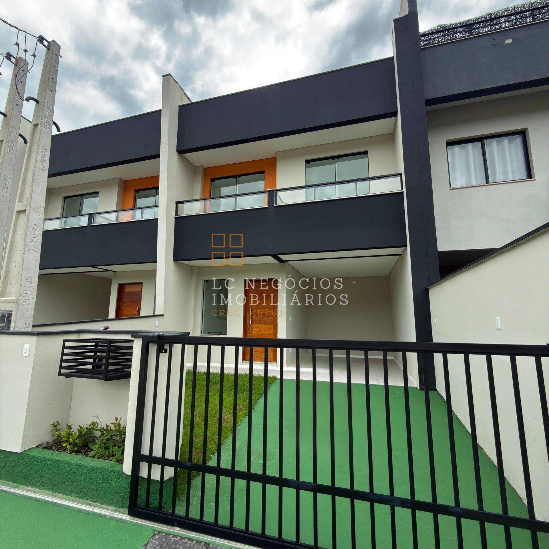 Sobrado em São José - Forquilhas