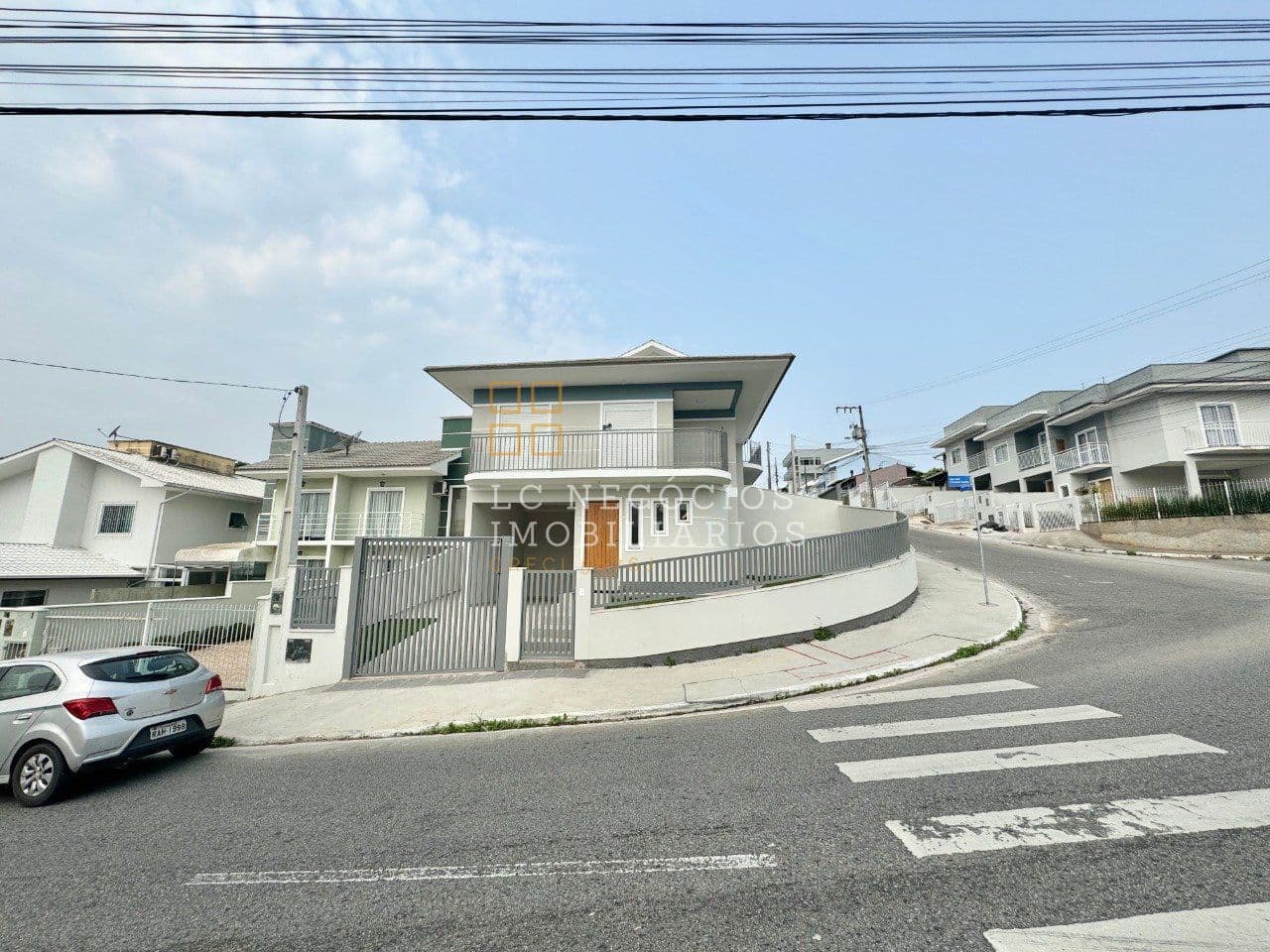 Sobrado em São José - Forquilhas