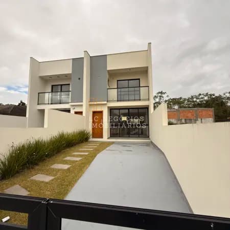 Sobrado em São José - Forquilhas