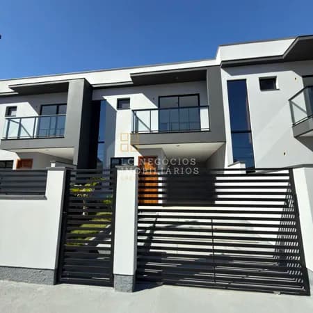 Sobrado em São José - Potecas