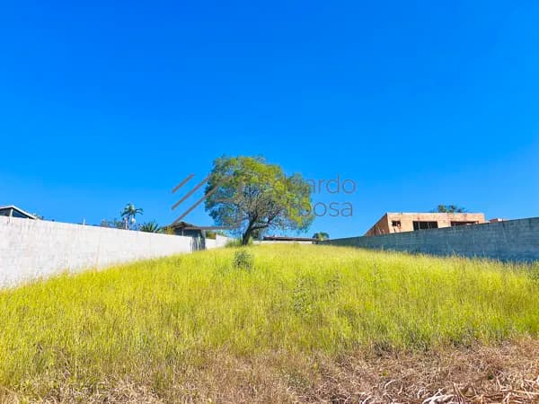 Terreno à Venda em Atibaia/SP