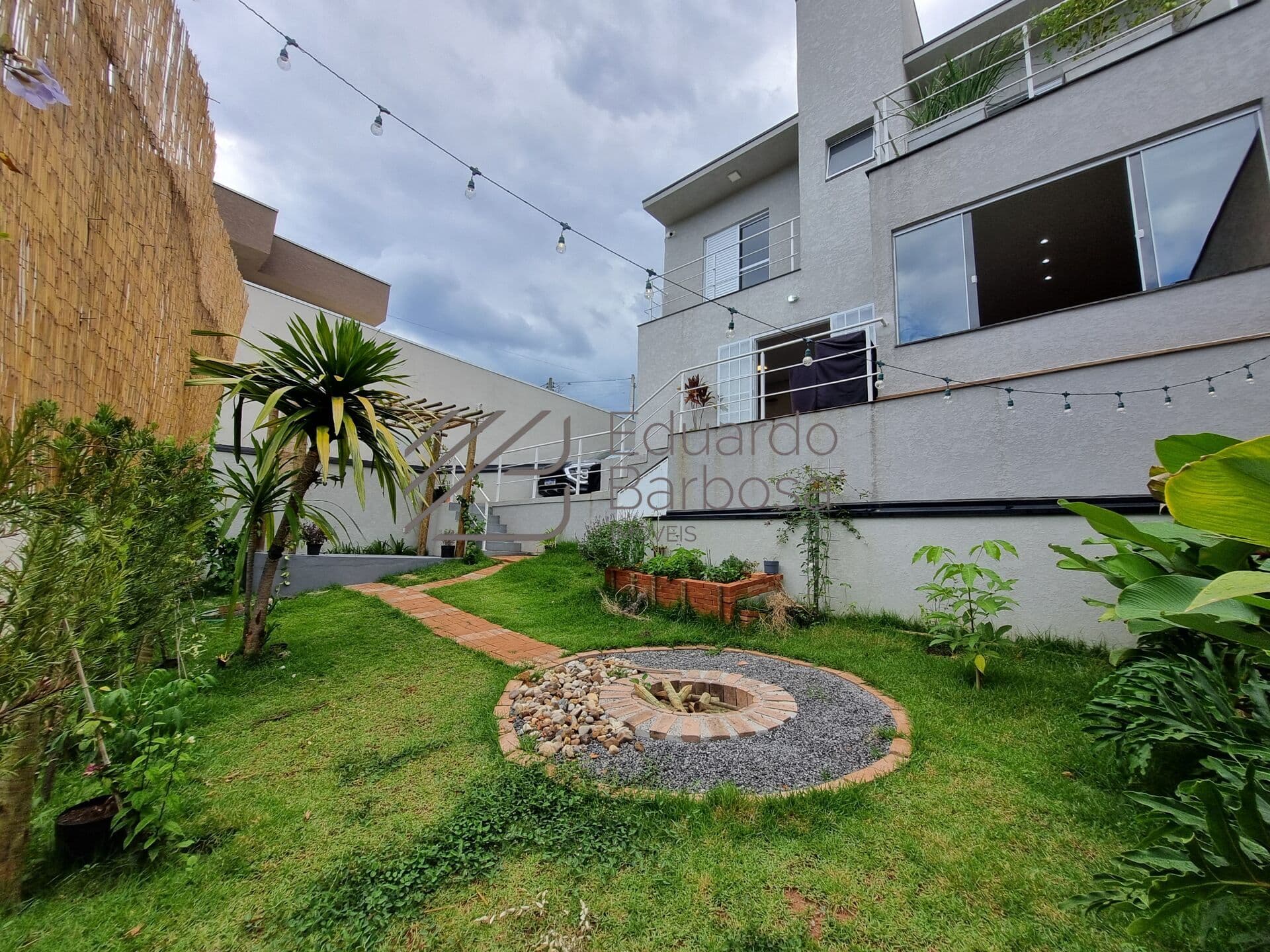 Casa em Atibaia-SP que aceita financiamento bancario.