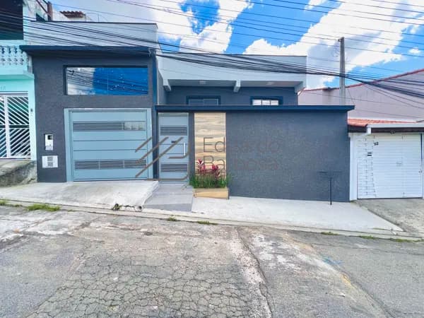 Casa à Venda em Mairiporã/SP