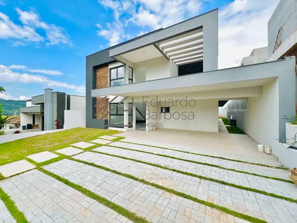 Casa em Condomínio Fechado Atibaia/SP
