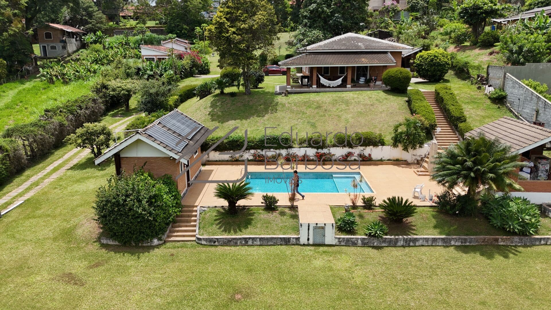 Chácara em Atibaia com 4.00m² que aceita financiamento.
