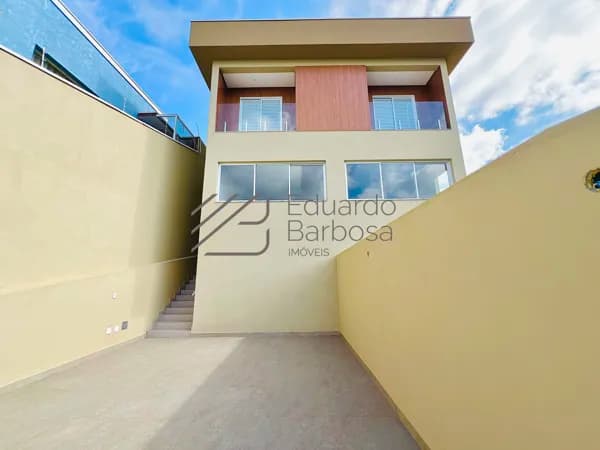 Sobrado com Piscina em Atibaia/SP