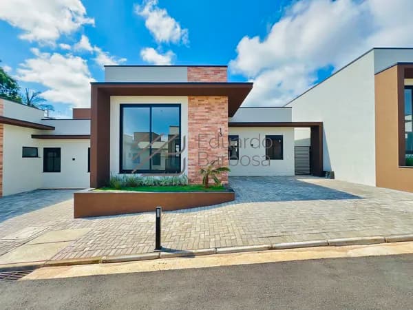 Casa em Condomínio Fechado - Atibaia/SP