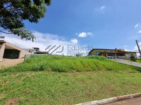 Terreno em Condomínio em Atibaia