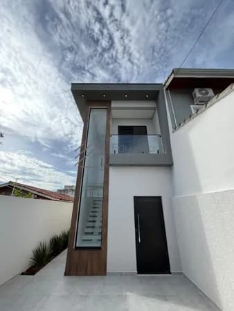 Sobrado com Piscina à Venda em Atibaia/SP