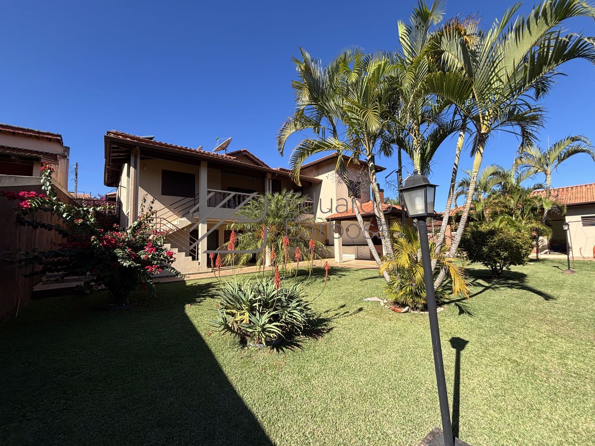 CHÁCARA DENTRO DE CONDOMINIO A VENDA EM ATIBAIA COM TERRENO PISCINA BOA E ACEITA FINANCIAMENTO