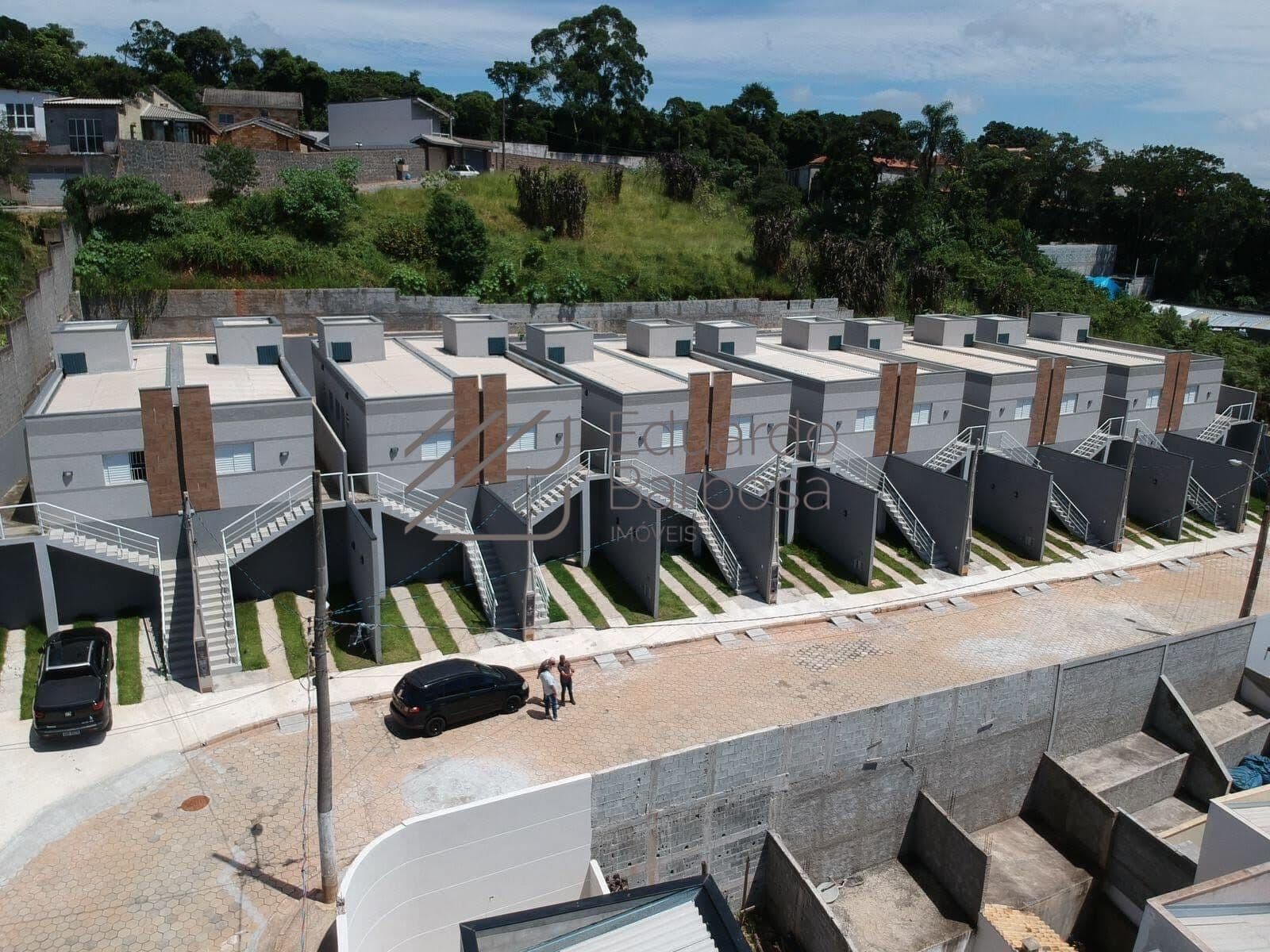 Casa dentro de condomínio em Mairiporã