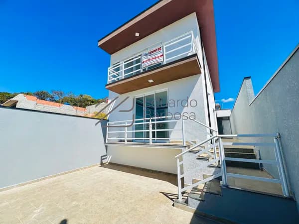 Casa Nova à Venda em Mairiporã/SP