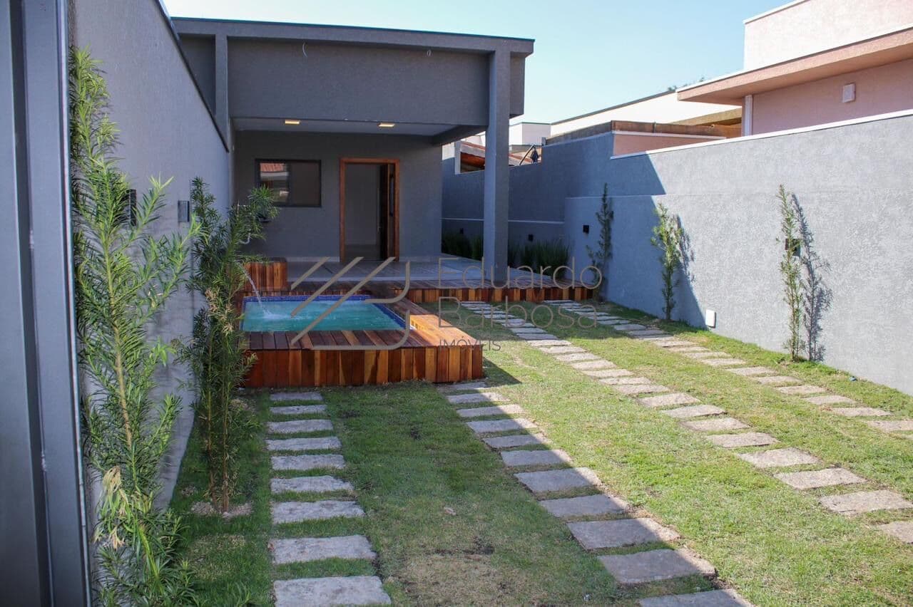 Casa Nova à Venda em Atibaia/SP