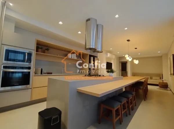 Apartamento com 2 quartos no centro a 150 m do Shopping