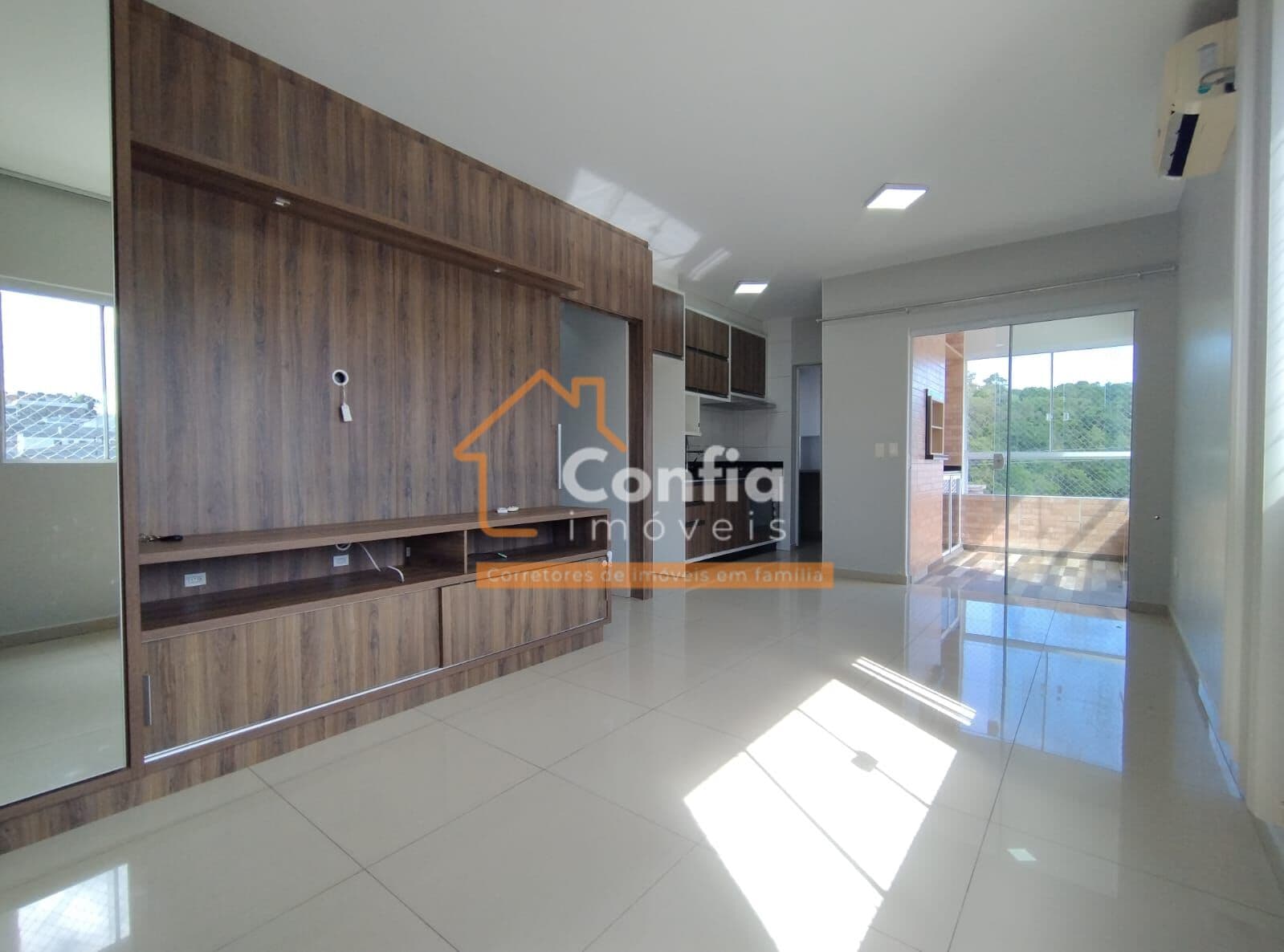 Apartamento com Suíte, Sacada com Churrasqueira e Vista para Montanha