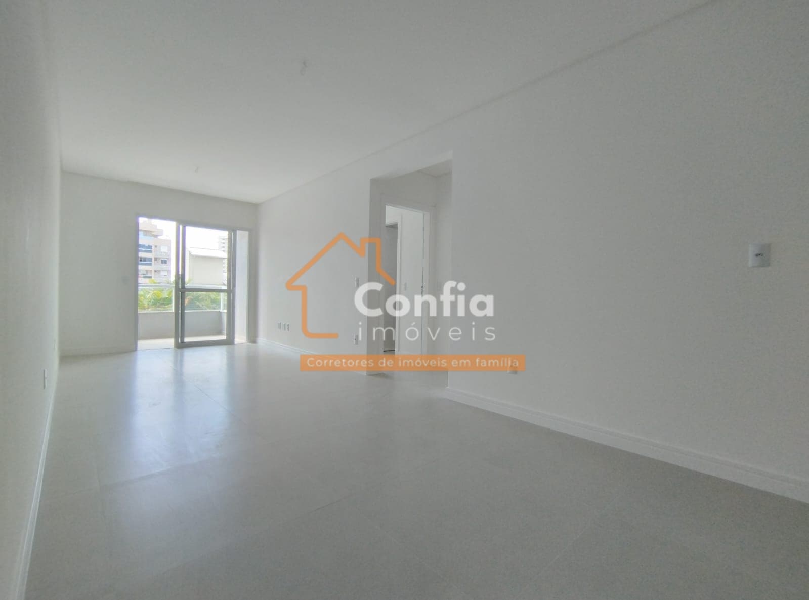 Apartamento com 2 quartos NOVO na Trindade