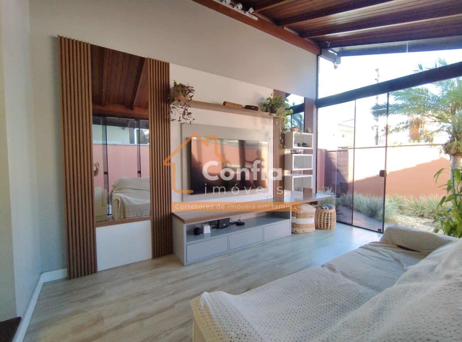 Casa com Área Gourmet e Hidro Aquecida no Campeche – Sul da Ilha