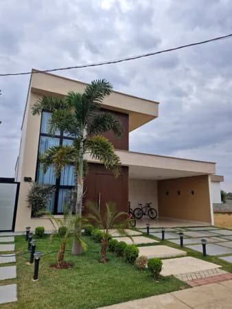 Casa de Condomínio em Aparecida de Goiânia - Jardim Cristal