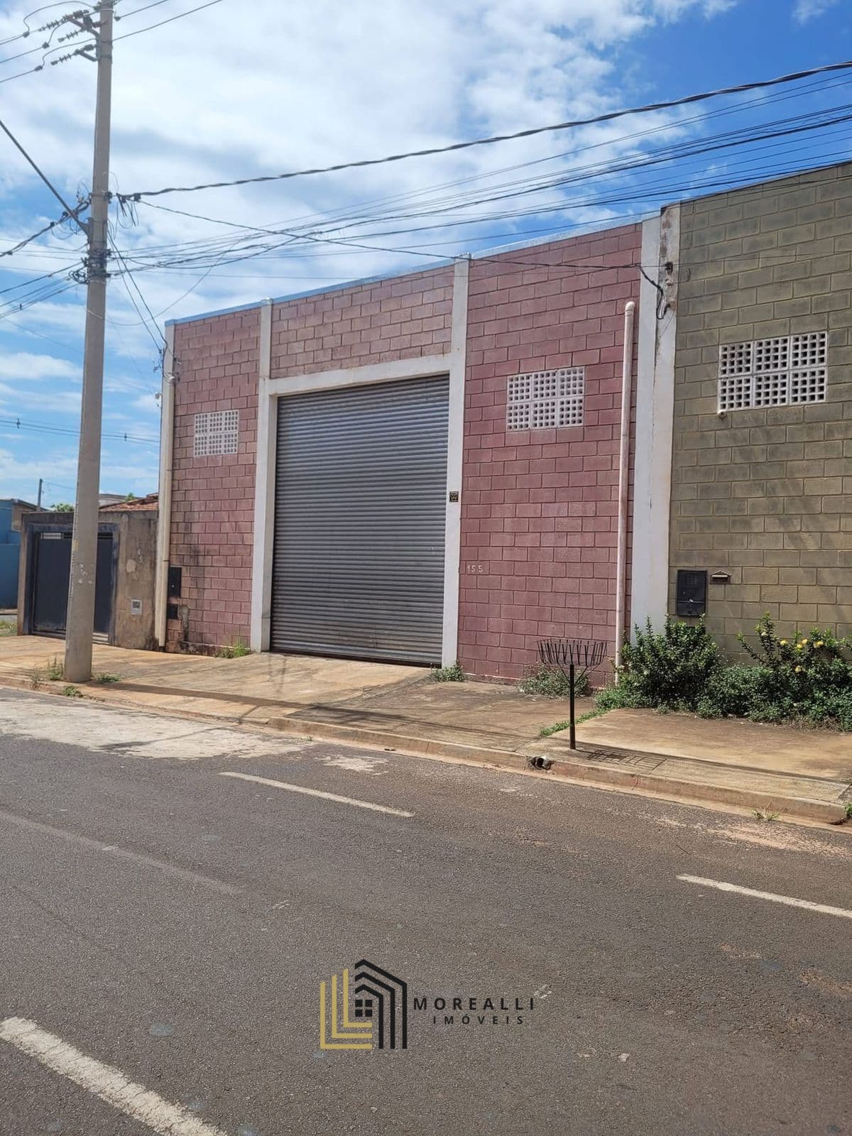 Salão comercial - AV DOS COQUEIROS DE FRENTE A CRYSTAL