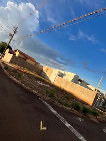 Terreno de esquina venda no Jardim Anastácio